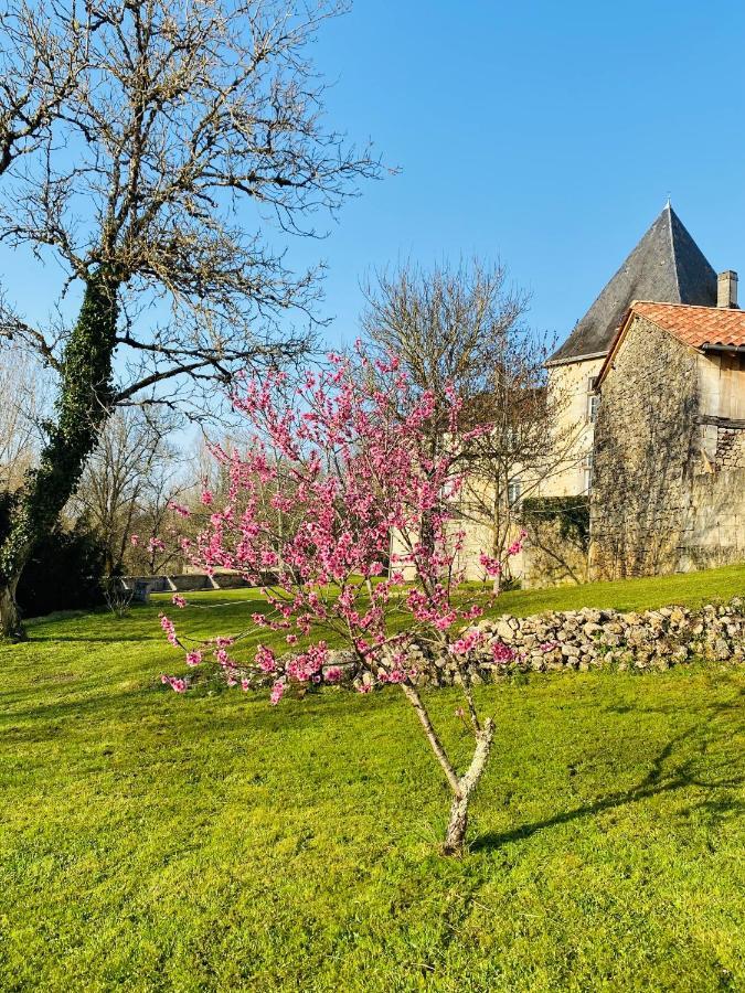 Maison Du Roc Bed & Breakfast Champagnac-de-Belair Exterior photo